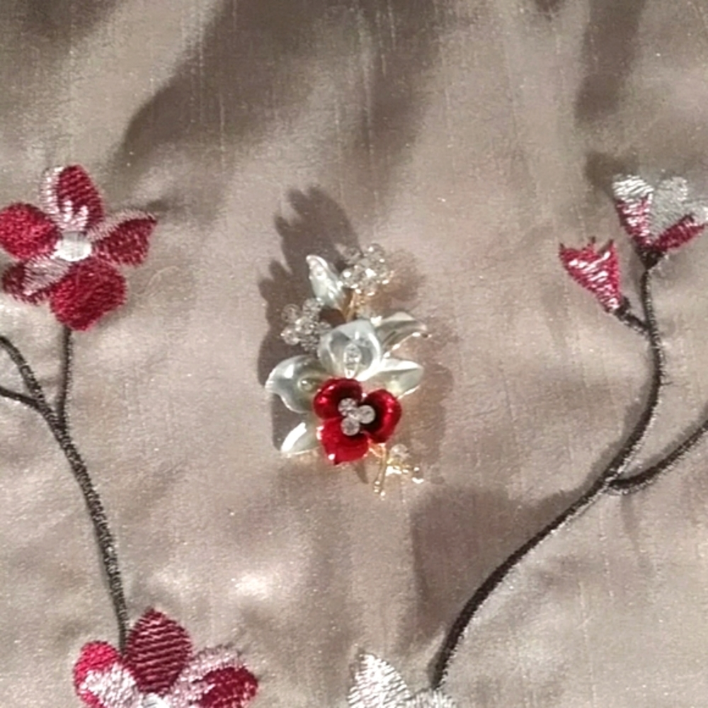 🌹3/15 Floral Brooch - Picture 2 of 2